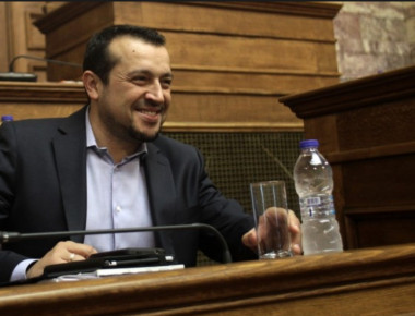 Παππας: Ανακοίνωσε συμφωνία για κατασκευή τριών μικροδορυφόρων